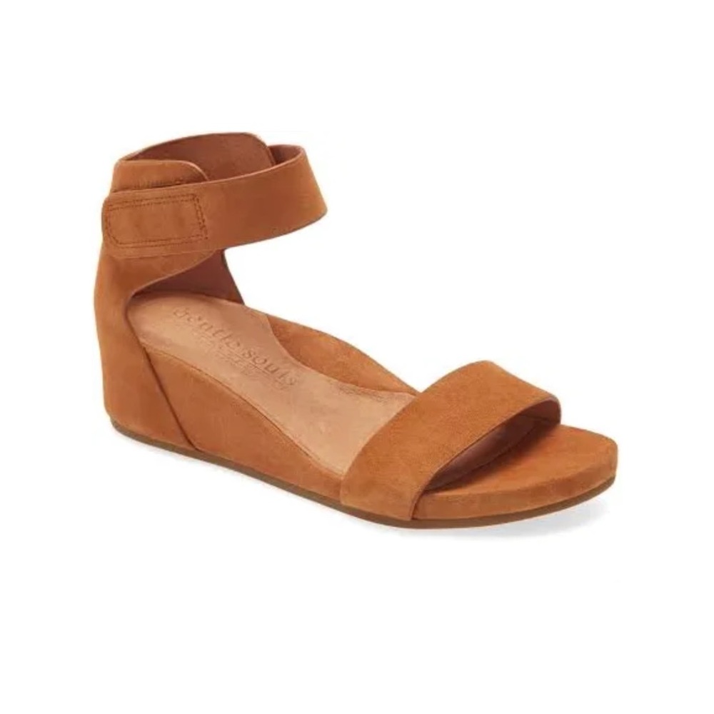 Gentle Souls by Kenneth Cole Gianna 2 Cognac Suede Wedge Sandals - 9